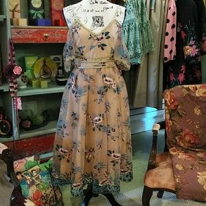 Boutique dress with embroidered on flowers